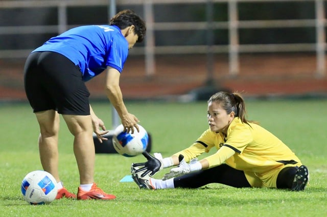 Vietnams damlandslags matchschema är mycket hett idag: Släpper lös speciella 'vapen', fast beslutna att vinna mot Filippinerna - Foto 5. Lịch thi đấu đội tuyển nữ Việt Nam rất nóng hôm nay: Tung ‘vũ khí’ đặc biệt, quyết thắng Philippines- Ảnh 5.
