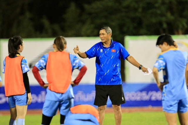 Vietnams damlandslags matchschema är mycket hett idag: Släpper lös speciella 'vapen', fast beslutna att vinna mot Filippinerna - Foto 8. Lịch thi đấu đội tuyển nữ Việt Nam rất nóng hôm nay: Tung ‘vũ khí’ đặc biệt, quyết thắng Philippines- Ảnh 8.