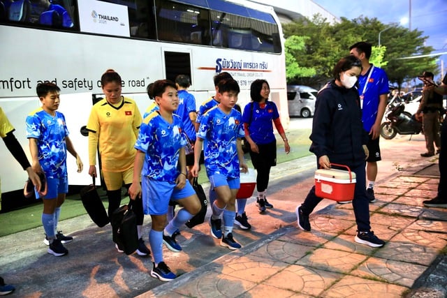 Vietnams damlandslags matchschema är mycket hett idag: Släpper lös speciella 'vapen', fast beslutna att vinna mot Filippinerna - Foto 9. Lịch thi đấu đội tuyển nữ Việt Nam rất nóng hôm nay: Tung ‘vũ khí’ đặc biệt, quyết thắng Philippines- Ảnh 9.