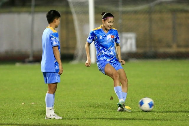 Vietnams damlandslags matchschema är mycket hett idag: Släpper lös speciella 'vapen', fast beslutna att vinna mot Filippinerna - Foto 10. Lịch thi đấu đội tuyển nữ Việt Nam rất nóng hôm nay: Tung ‘vũ khí’ đặc biệt, quyết thắng Philippines- Ảnh 10.