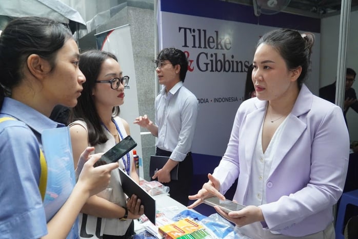90% sinh viên Trường ĐH Luật TP HCM có việc làm đúng chuyên môn - Ảnh 1.