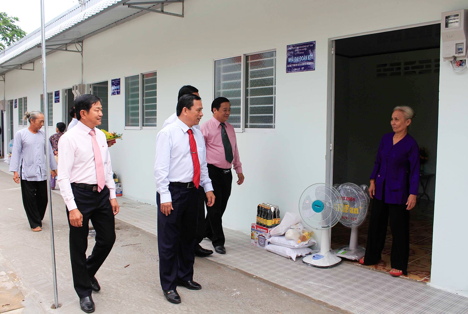 Solidaritate sporită pe terenurile publice - Partea 1: Zonele de locuințe „înaintea politicii”