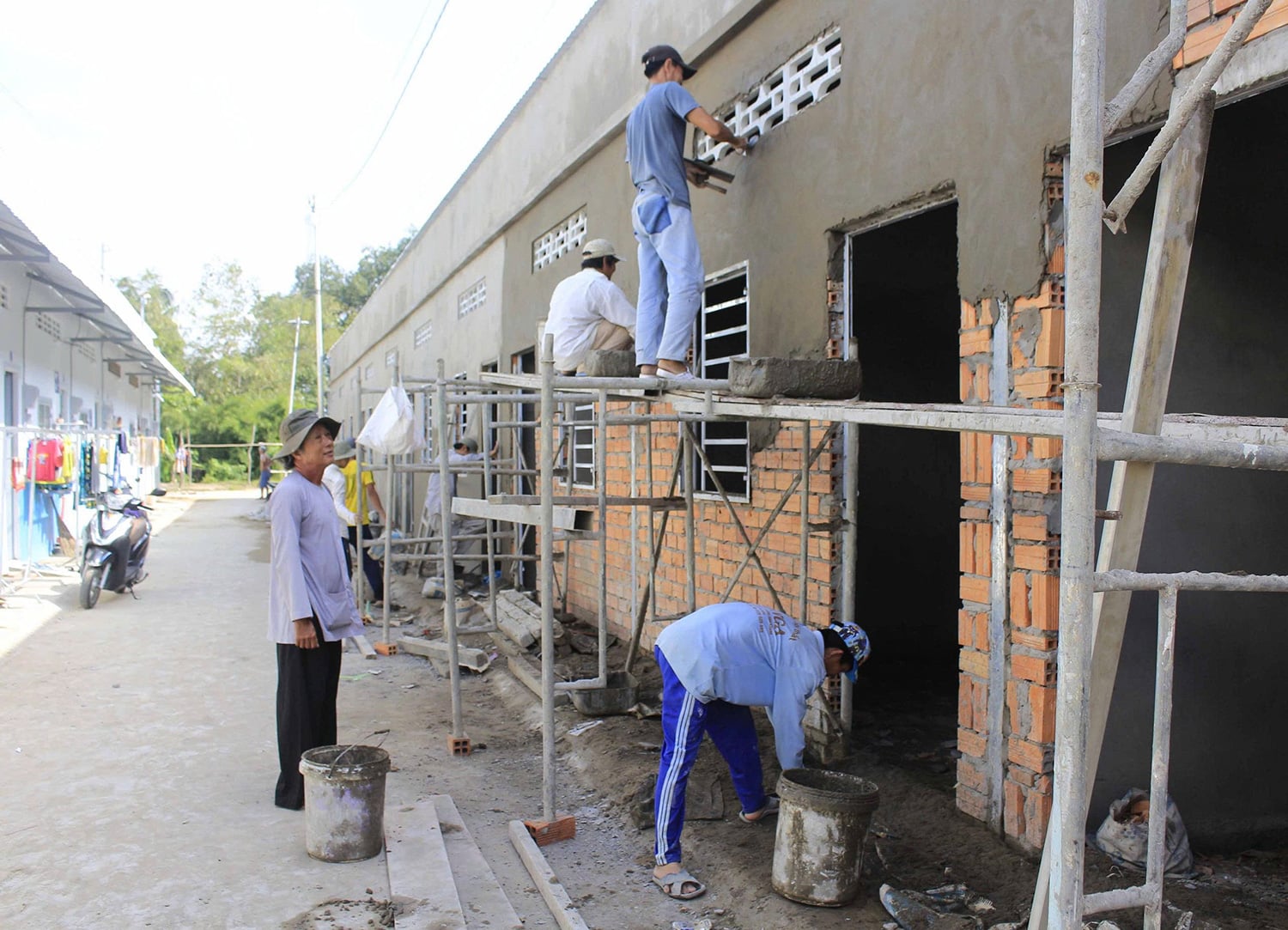 Solidaritate sporită pe terenurile publice - Partea 1: Zonele de locuințe „înaintea politicii”