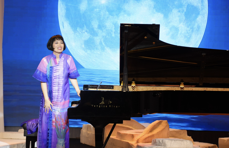 Đi tìm tia sáng từ một mặt trời mới trong đêm nhạc của nghệ sĩ piano Bích Trà - Ảnh 4.
