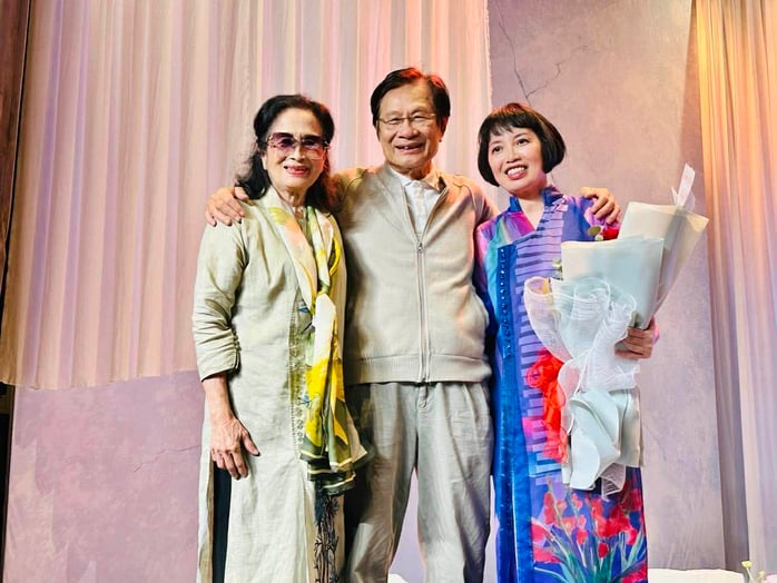 Künstlerin Bich Tra bringt Liebe in die Musiknacht „Lichtstrahlen einer neuen Sonne“ - Foto 2.