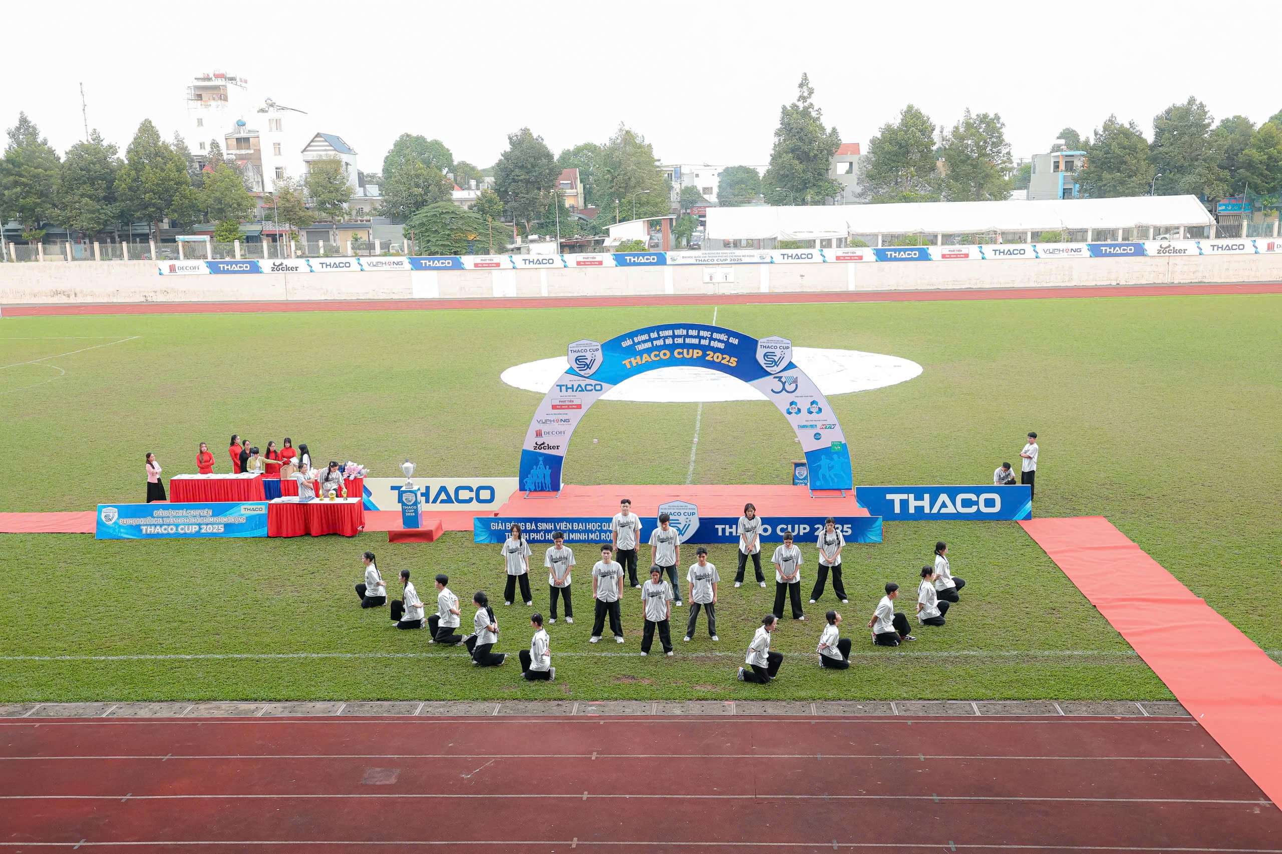 Chiến thắng nghẹt thở, Trường ĐH Bách khoa lần thứ 2 vô địch THACO CUP- Ảnh 4.