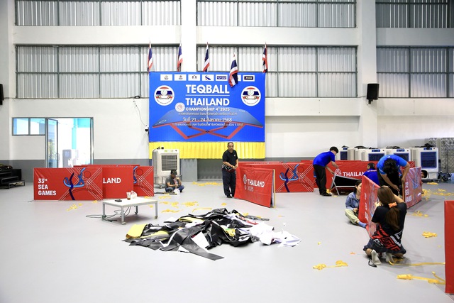 Ngổn ngang nhà thi đấu Cử tạ và Teqball trước giờ khởi tranh SEA Games 33- Ảnh 4.