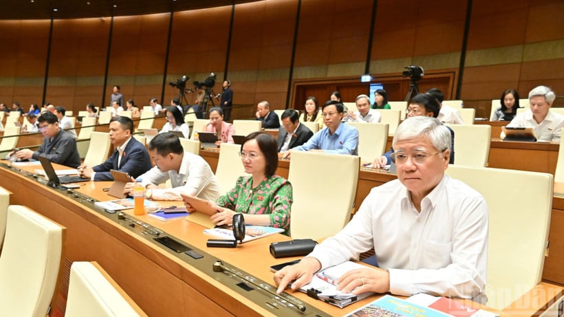 Quốc hội sẽ biểu quyết thông qua nhiều luật, nghị quyết quan trọng trong tuần làm việc cuối của Kỳ họp thứ 10, Quốc hội khóa XV. (Ảnh: DUY LINH)