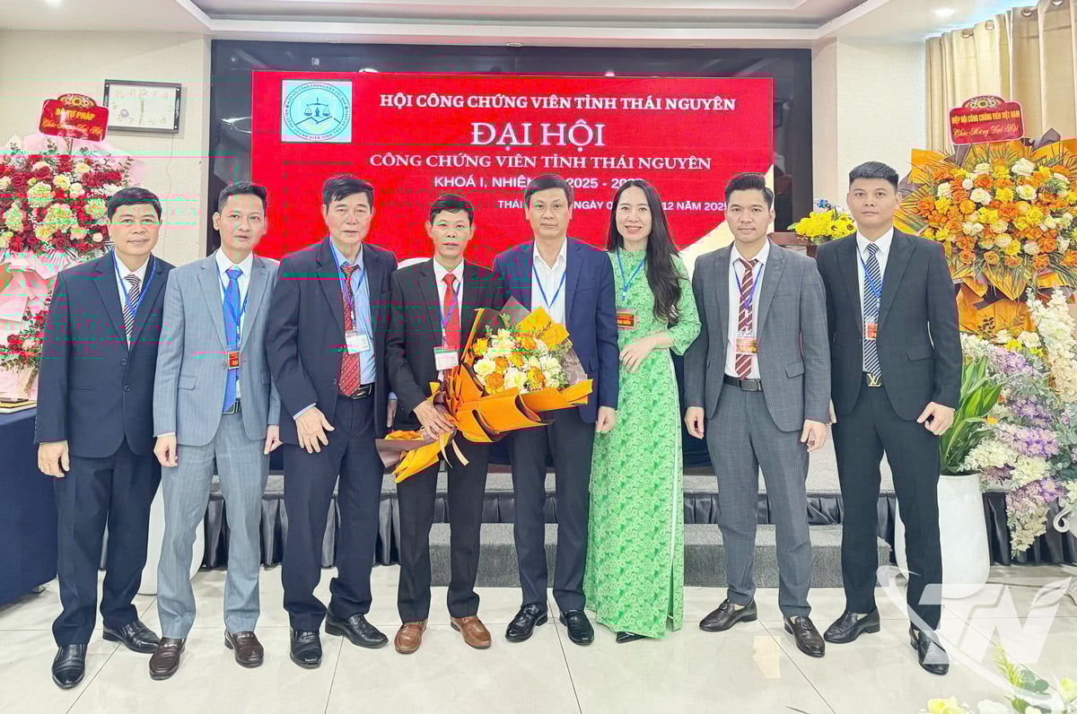 Komite Eksekutif Asosiasi Notaris Provinsi Thai Nguyen untuk masa jabatan 2025 - 2030 diperkenalkan ke Kongres.