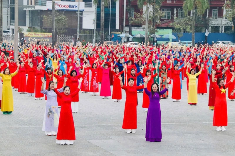 Thanh Hoa-vrouwen: de geest van onafhankelijkheid, creativiteit en ambitie om op te stijgen ontwaken