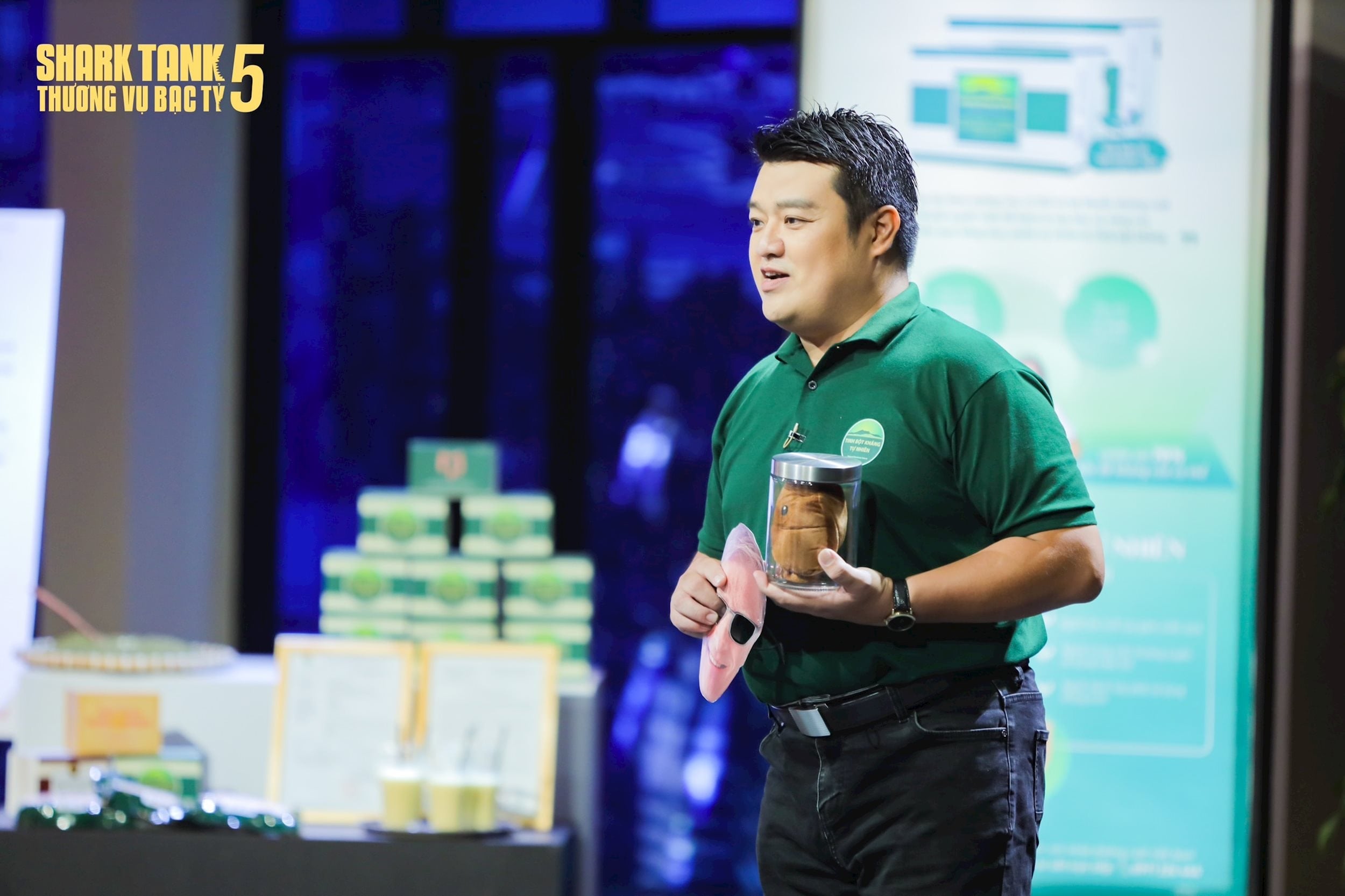 Mr. Duong at Shark Tank (2)