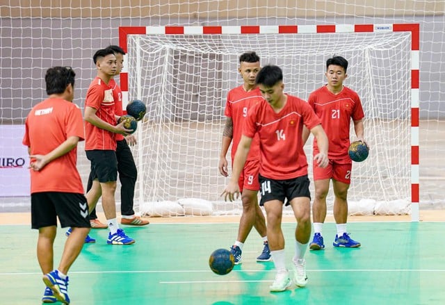 Bóng ném Việt Nam khí thế ngùn ngụt, sẵn sàng đánh bại Philippines: Chờ đại chiến Thái Lan- Ảnh 1.