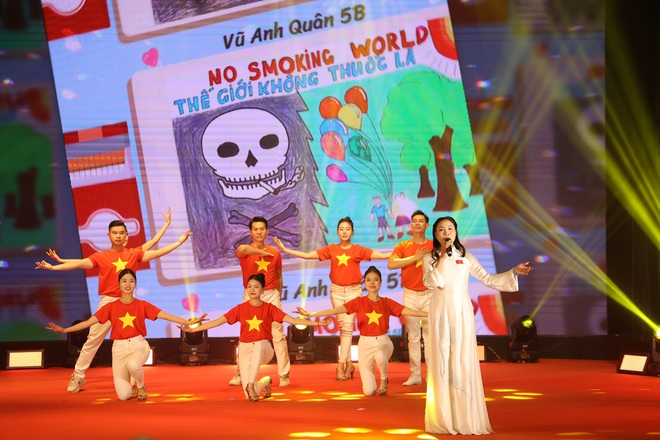 Uctění hudebních skladeb, které šíří poselství o prevenci škodlivých účinků tabáku - Foto 7. Tôn vinh những sáng tác âm nhạc lan toả thông điệp phòng chống tác hại của thuốc lá- Ảnh 7.