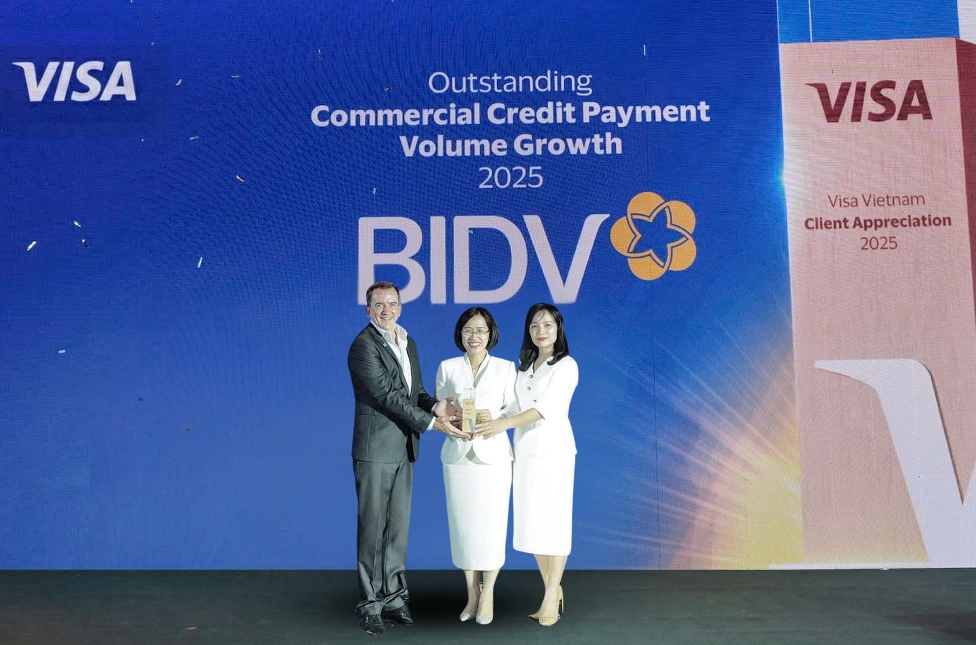 BIDV - 'Ngân hàng tăng trưởng vượt trội doanh số chi tiêu thẻ tín dụng doanh nghiệp' 2 năm liên tiếp. Ảnh: BIDV.