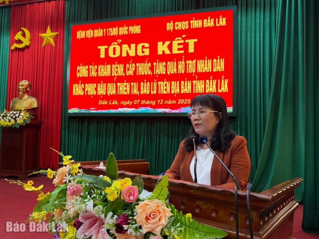 Kawan Ho Thi Nguyen Thao, Anggota Komite Tetap Partai Provinsi, Wakil Ketua Tetap Komite Rakyat Provinsi, atas nama para pemimpin provinsi, mengucapkan terima kasih kepada tim medis.