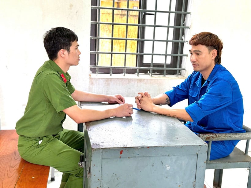 โด ดง ฮุง หัวหน้าแก๊งในหน่วยงานสอบสวน ภาพโดย: หง็อก ลอง