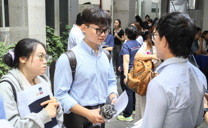 Sinh viên ngành luật làm việc ở khu vực tư nhân tăng mạnh - Ảnh 1.