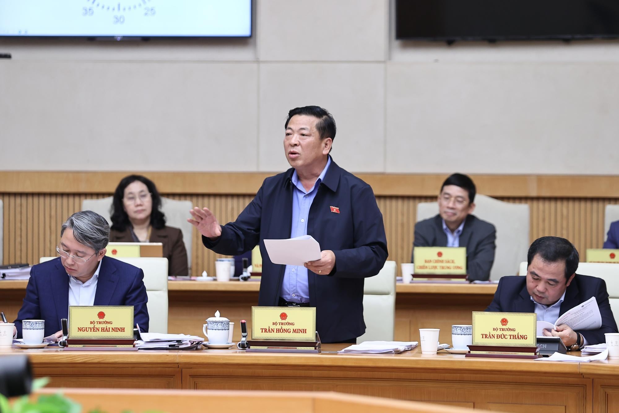 Khẩn trương trình các văn bản triển khai Kết luận 206-KL/TW về tiền lương, phụ cấp- Ảnh 6.