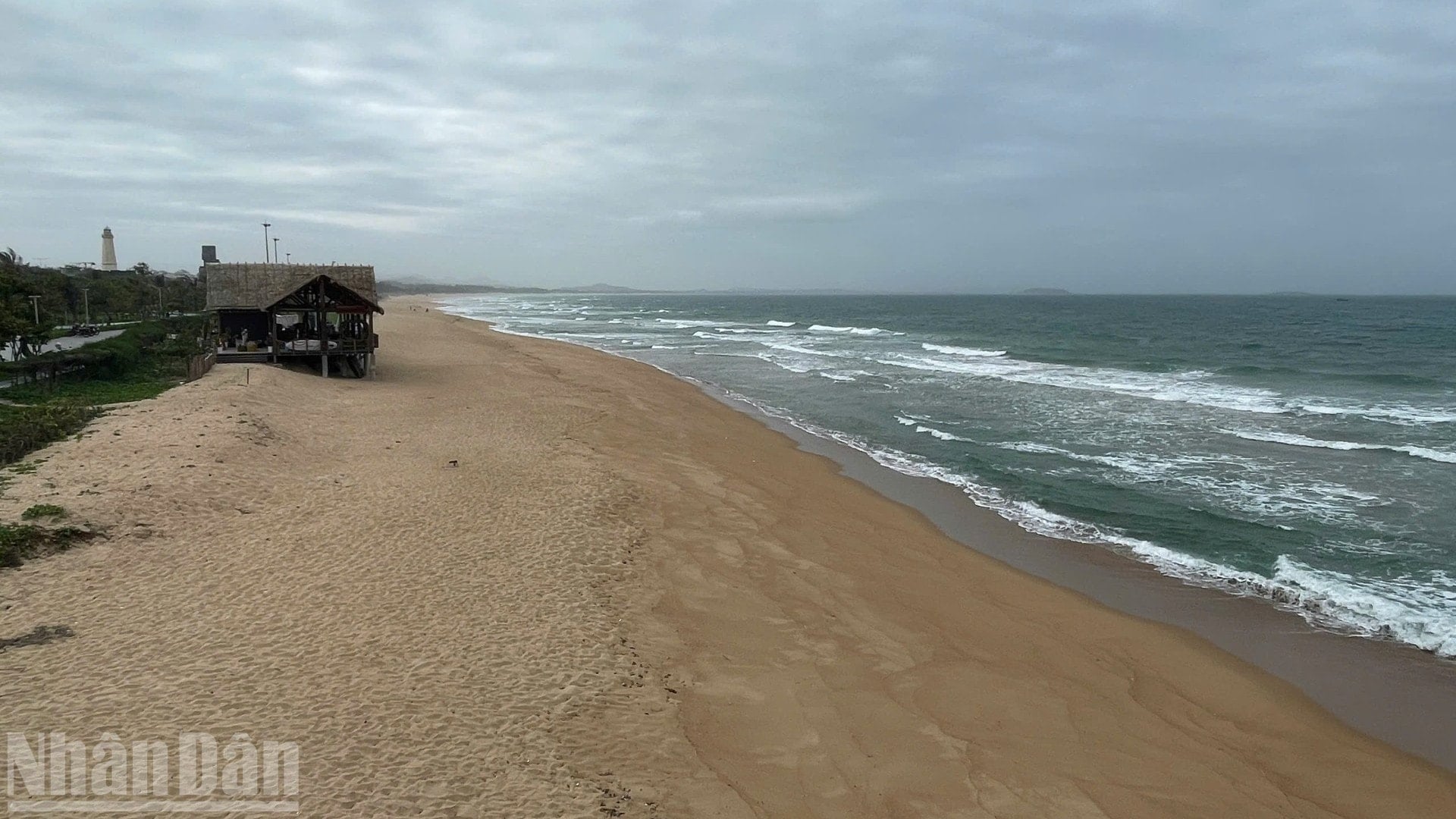 Dak Lak heeft een kustlijn van bijna 189 km met veel prachtige stranden en is daarom zeer geschikt voor de ontwikkeling van kusttoerisme. ndo_bl_img-0787-5232.jpg