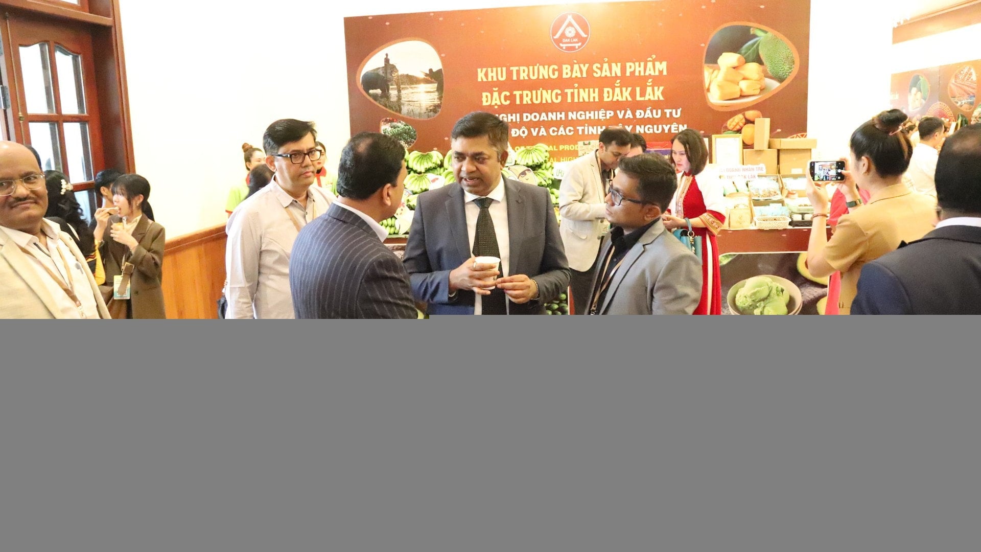 Indiase bedrijven wisselen investeringen uit en verbinden deze met bedrijven in de provincie Dak Lak. ndo_bl_img-0567-5814.jpg