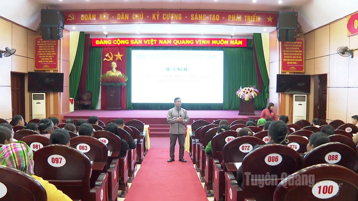 250 کسان اراکین سے مشورہ کیا گیا اور انہیں لیبر مارکیٹ اور ملازمت کے مواقع کے بارے میں معلومات فراہم کی گئیں۔