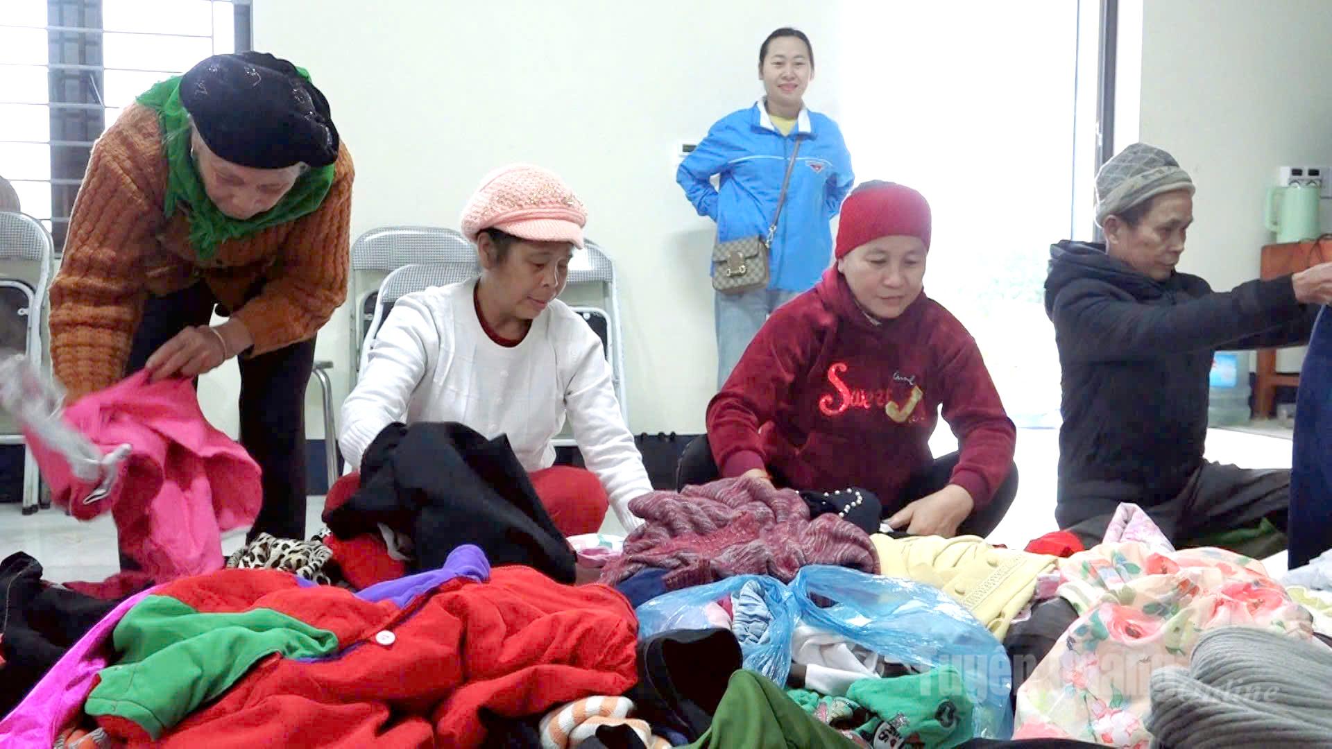 Thuong My köyü halkı 