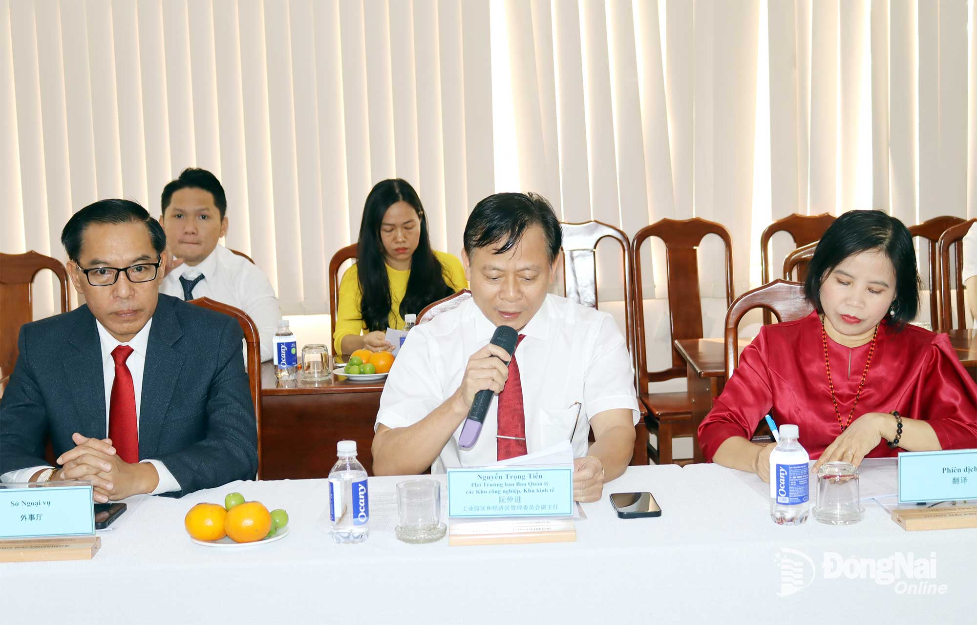 El Sr. Nguyen Trong Tien, subdirector de la Junta de Administración de Parques Industriales y Zonas Económicas de la provincia de Dong Nai, participó en la sesión de trabajo. Foto: Hoang Loc