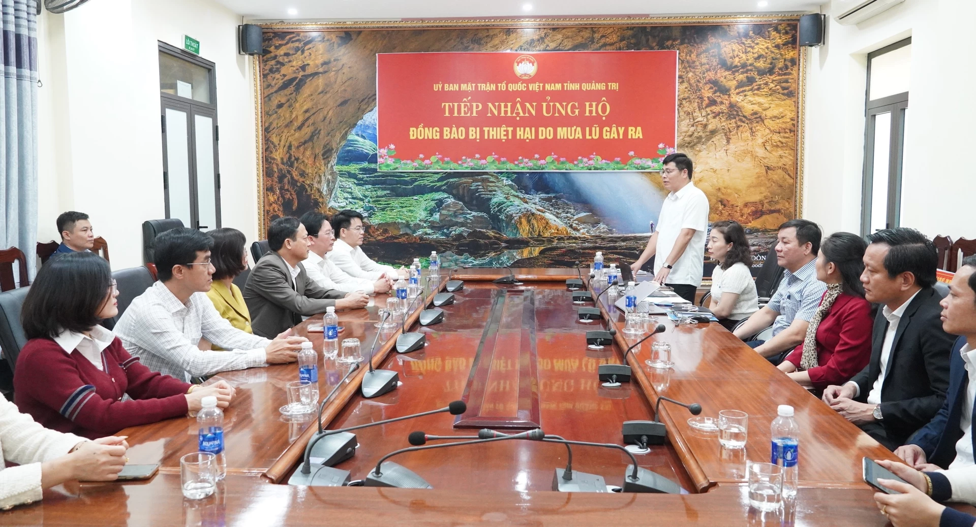 সহায়তা সংবর্ধনা অনুষ্ঠানের দৃশ্য - ছবি: QV