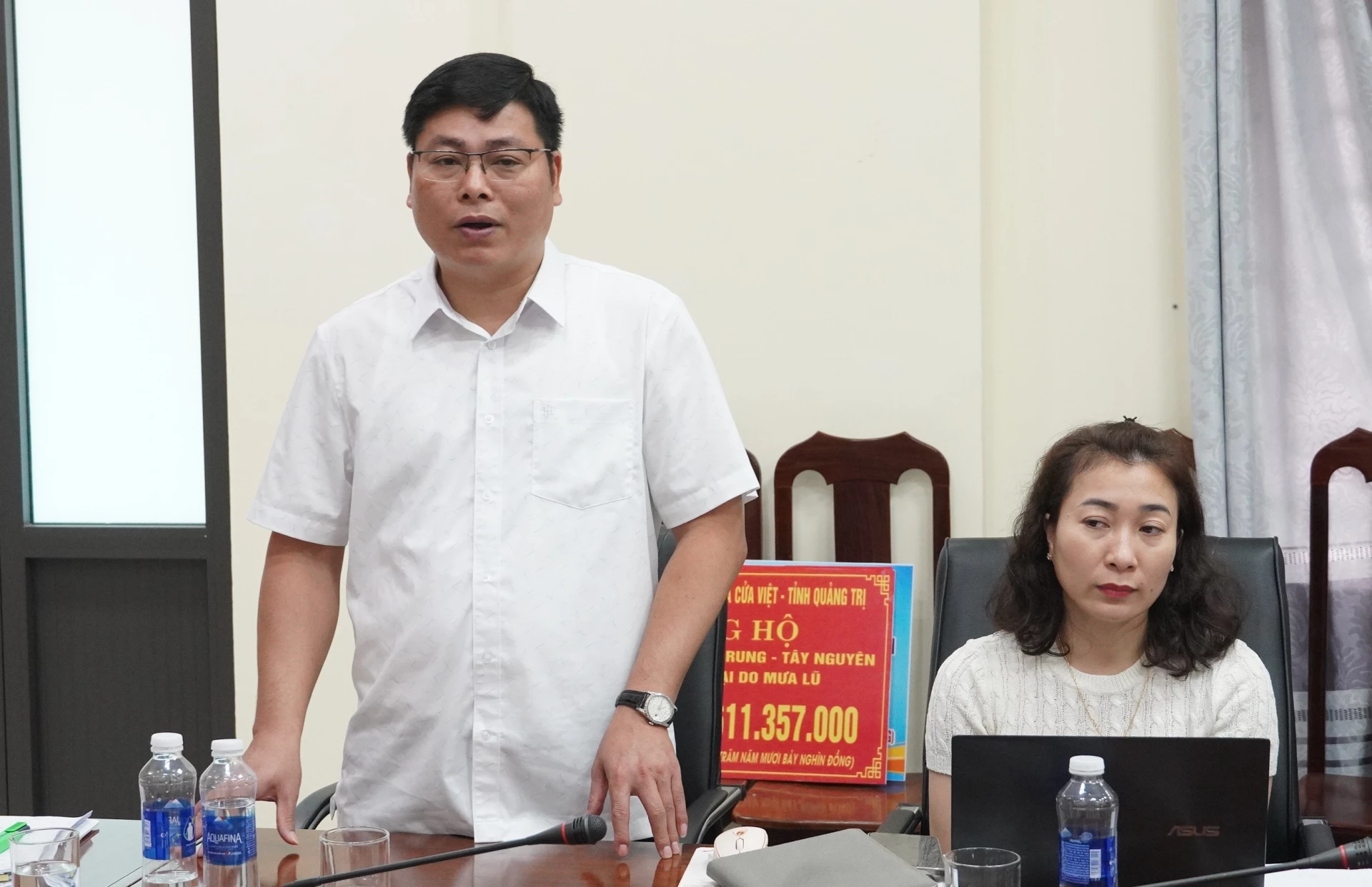 প্রদেশের ভিয়েতনাম ফাদারল্যান্ড ফ্রন্ট কমিটির নেতারা স্থানীয় কর্মকর্তা এবং জনগণের স্নেহের জন্য ধন্যবাদ জানিয়েছেন - ছবি: QV