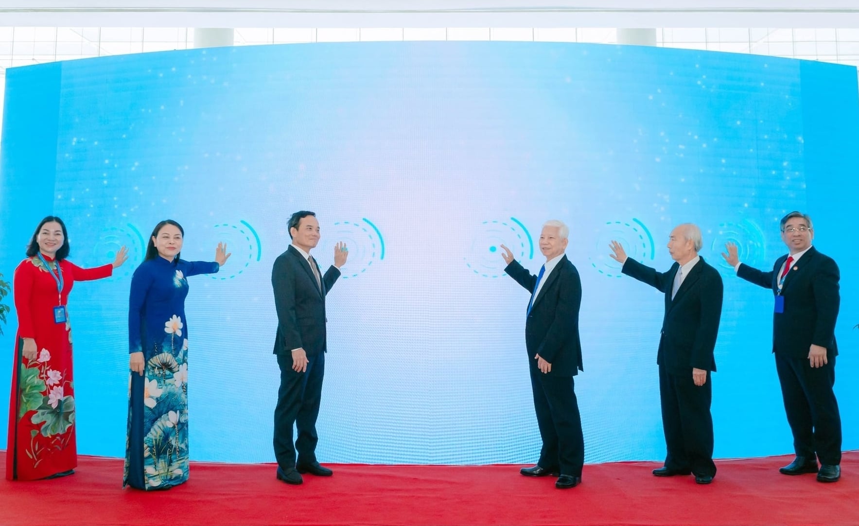 Nhiệm kỳ mới, Ủy ban MTTQ Việt Nam TP.HCM hướng tới xây dựng hệ thống an sinh xã hội đa tầng, toàn diện, bảo đảm mọi người dân đều được chăm lo đúng đối tượng, đúng thời điểm. Ảnh: MTTQ.