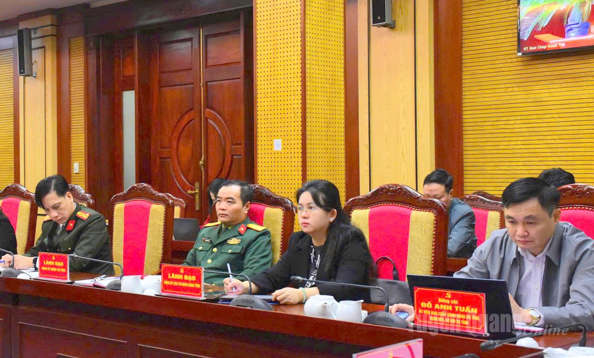 Delegasi yang hadir di titik jembatan Tuyen Quang.