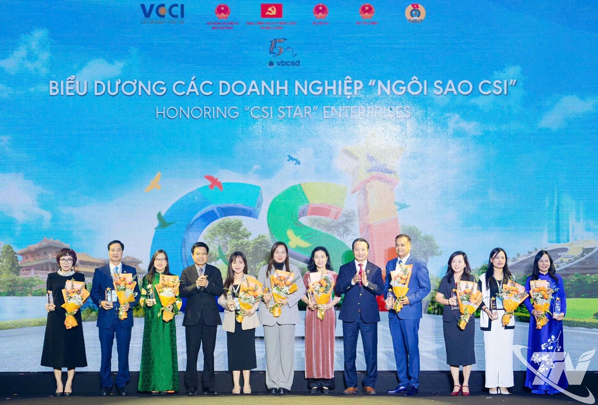 ตัวแทนบริษัท TNG Investment and Trading Joint Stock Company ได้รับรางวัล CSI Star จาก VCCI ในโครงการประกาศวิสาหกิจยั่งยืน (Sustainable Enterprise Announcement Program: CSI) ประจำปี 2568