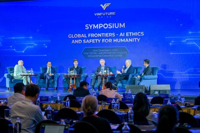 Các nhà khoa học bàn về AI tại tọa đàm 