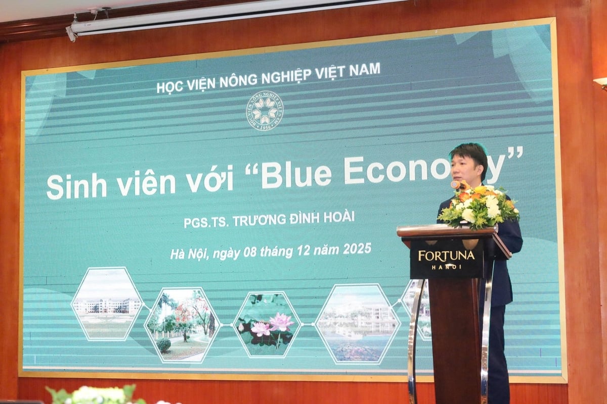 شارك في الندوة الأستاذ المشارك الدكتور ترونغ دينه هواي (أكاديمية فيتنام للزراعة). تصوير: هونغ نغوك. PGS.TS Trương Đình Hoài (Học viện Nông nghiệp Việt Nam) chia sẻ tại tọa đàm. Ảnh: Hồng Ngọc.