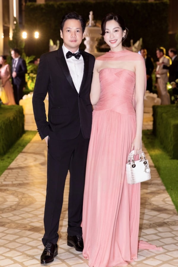 BST túi hàng hiệu có mặt trong đám cưới Tiên Nguyễn - Ảnh 3.