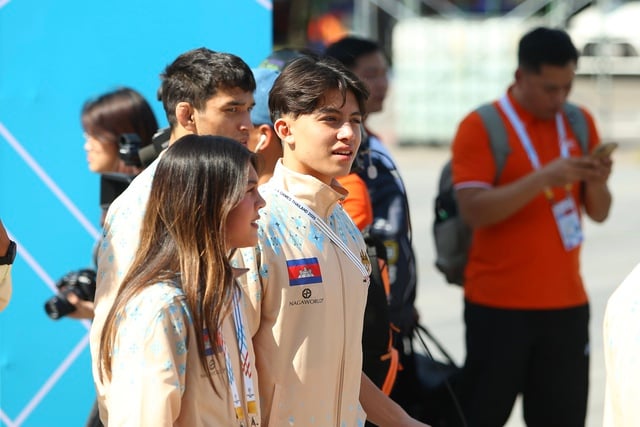 Tuyệt vời tình cảm thân thiện VĐV Thái Lan và Campuchia giữa chiến sự căng thẳng: Thể thao là thế!- Ảnh 1.