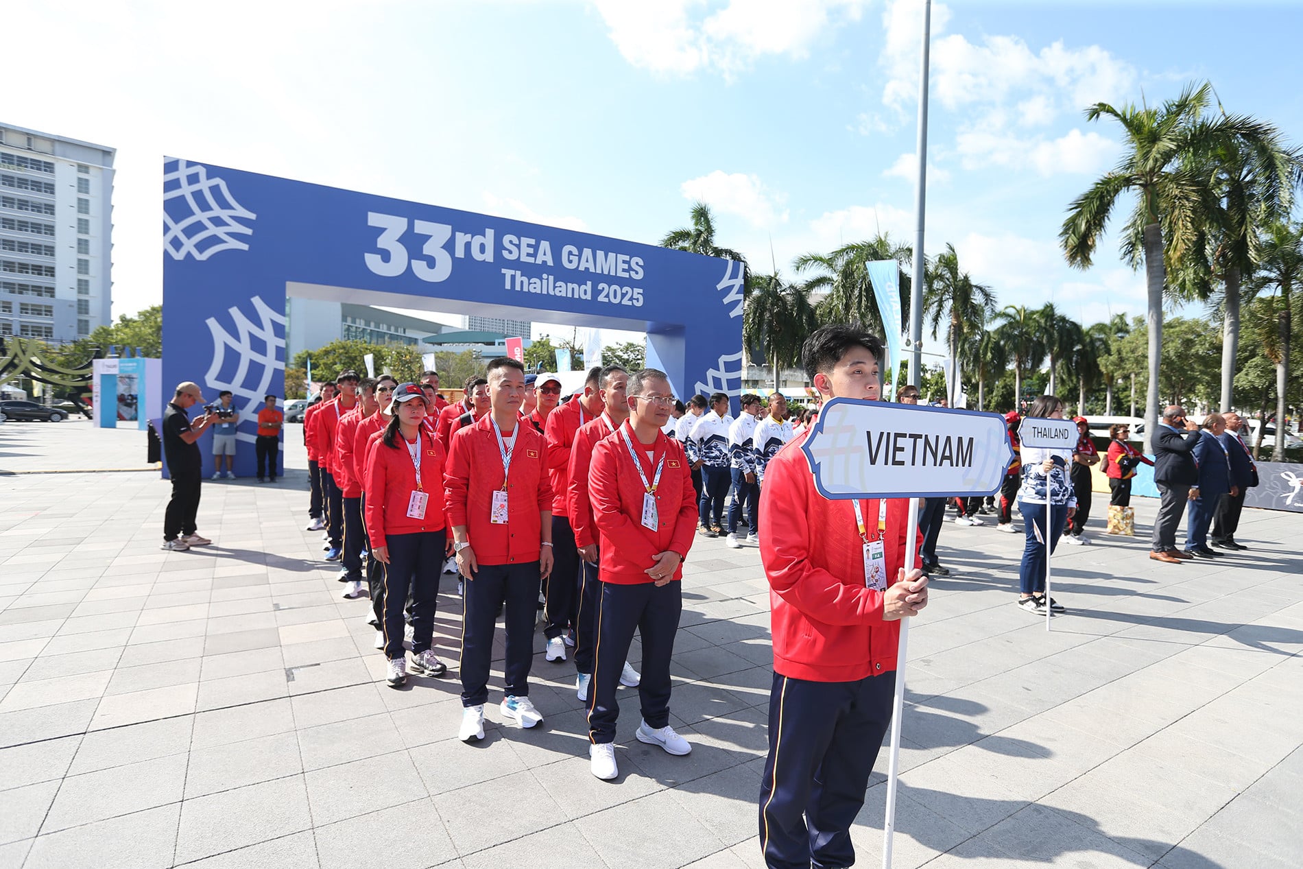 the thao viet nam thuong co sea games 12.JPG