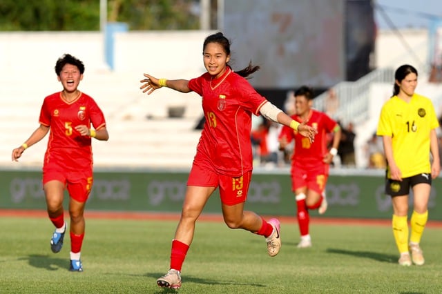 Thắng dễ Malaysia, đội tuyển nữ Myanmar chờ đại chiến Việt Nam: Ngôi đầu bảng gay cấn- Ảnh 1.