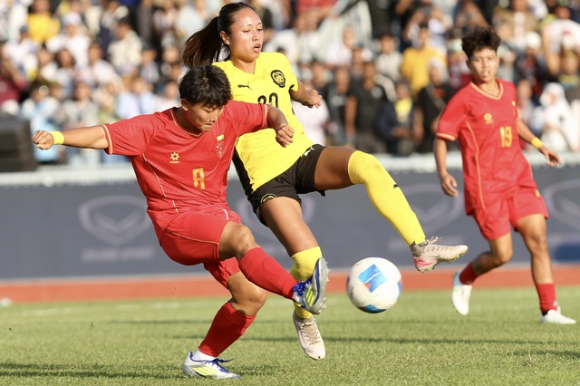 Thắng dễ Malaysia, đội tuyển nữ Myanmar chờ đại chiến Việt Nam: Ngôi đầu bảng gay cấn- Ảnh 2.