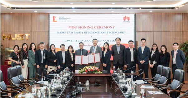 Thúc đẩy chuyển đổi số trong ngành giáo dục và phát triển nhân tài công nghệ thông tin - Ảnh 1.