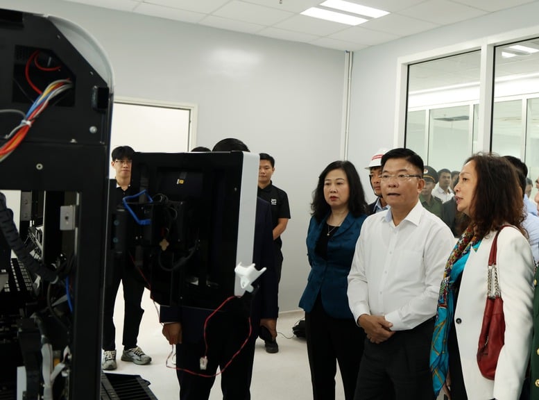 Phó Thủ tướng Lê Thành Long kiểm tra dự án Bệnh viện Bạch Mai và Việt Đức cơ sở 2- Ảnh 5.