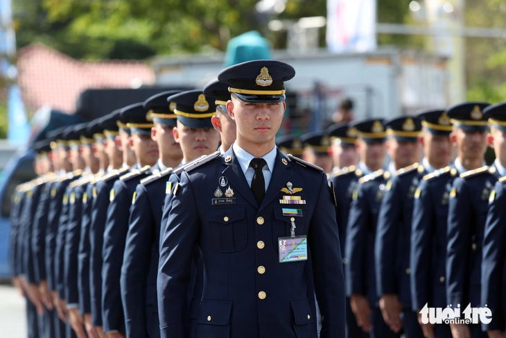 Cérémonie de levée du drapeau - Photo 2.