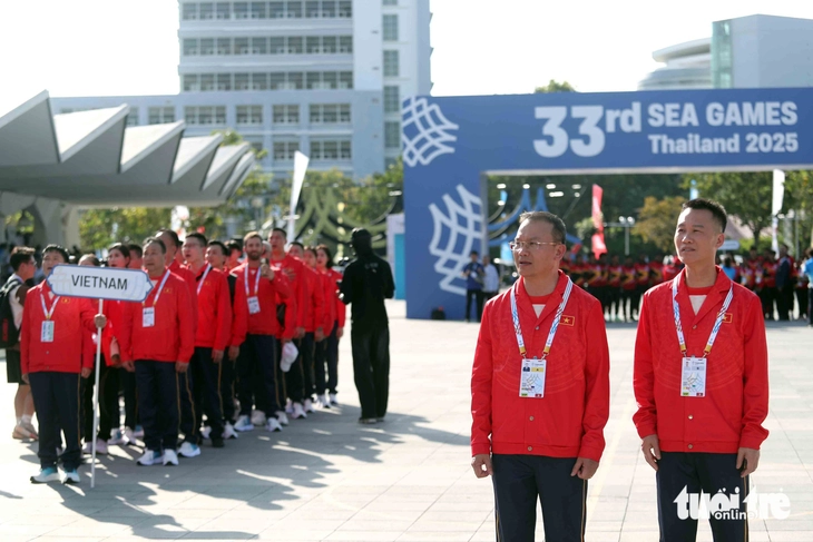 Cérémonie de levée du drapeau - Photo 10.
