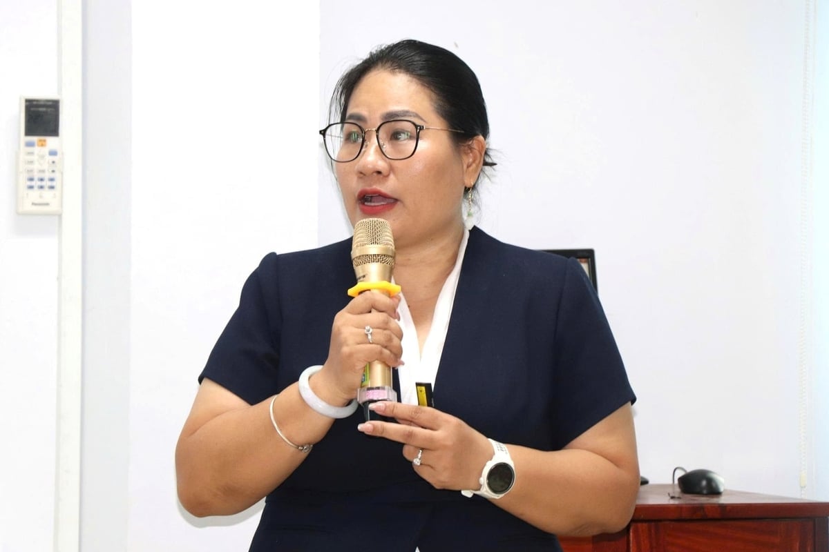 Bà Trần Thị Lan Phương – đại diện Tổng Công ty Tân Cảng Sài Gòn chia sẻ về triển vọng phát triển Khu kinh tế ven biển Trần Đề (TP. Cần Thơ). Ảnh: Kim Anh.