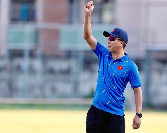 Trực thăng quần thảo buổi tập U.23 Việt Nam, ông Kim sẵn sàng 'đạn dược' cho trận đại chiến Malaysia- Ảnh 5.