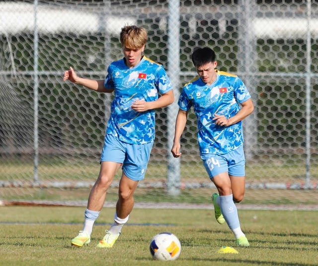 Trực thăng quần thảo buổi tập U.23 Việt Nam, ông Kim sẵn sàng 'đạn dược' cho trận đại chiến Malaysia- Ảnh 11.