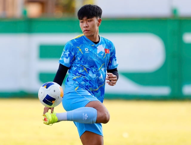 Trực thăng quần thảo buổi tập U.23 Việt Nam, ông Kim sẵn sàng 'đạn dược' cho trận đại chiến Malaysia- Ảnh 15.