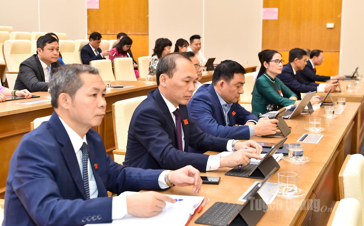 ບັນດາ​ຜູ້​ແທນ​ໄດ້​ພິຈາລະນາ ​ແລະ ຮັບຮອງ​ເອົາ​ມະຕິ​ທີ່​ນຳ​ສະ​ເໜີ​ໃນ​ກອງ​ປະຊຸມ​ກະກຽມ.