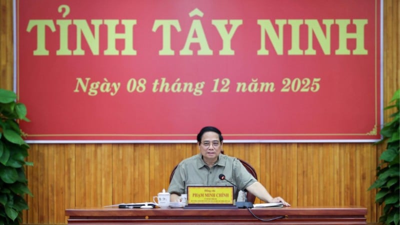 وزیر اعظم فام من چن نے تائی نین صوبائی پارٹی کمیٹی کی قائمہ کمیٹی کے ساتھ ایک ورکنگ سیشن کی صدارت کی۔ (تصویر: VGP/Nhat Bac)