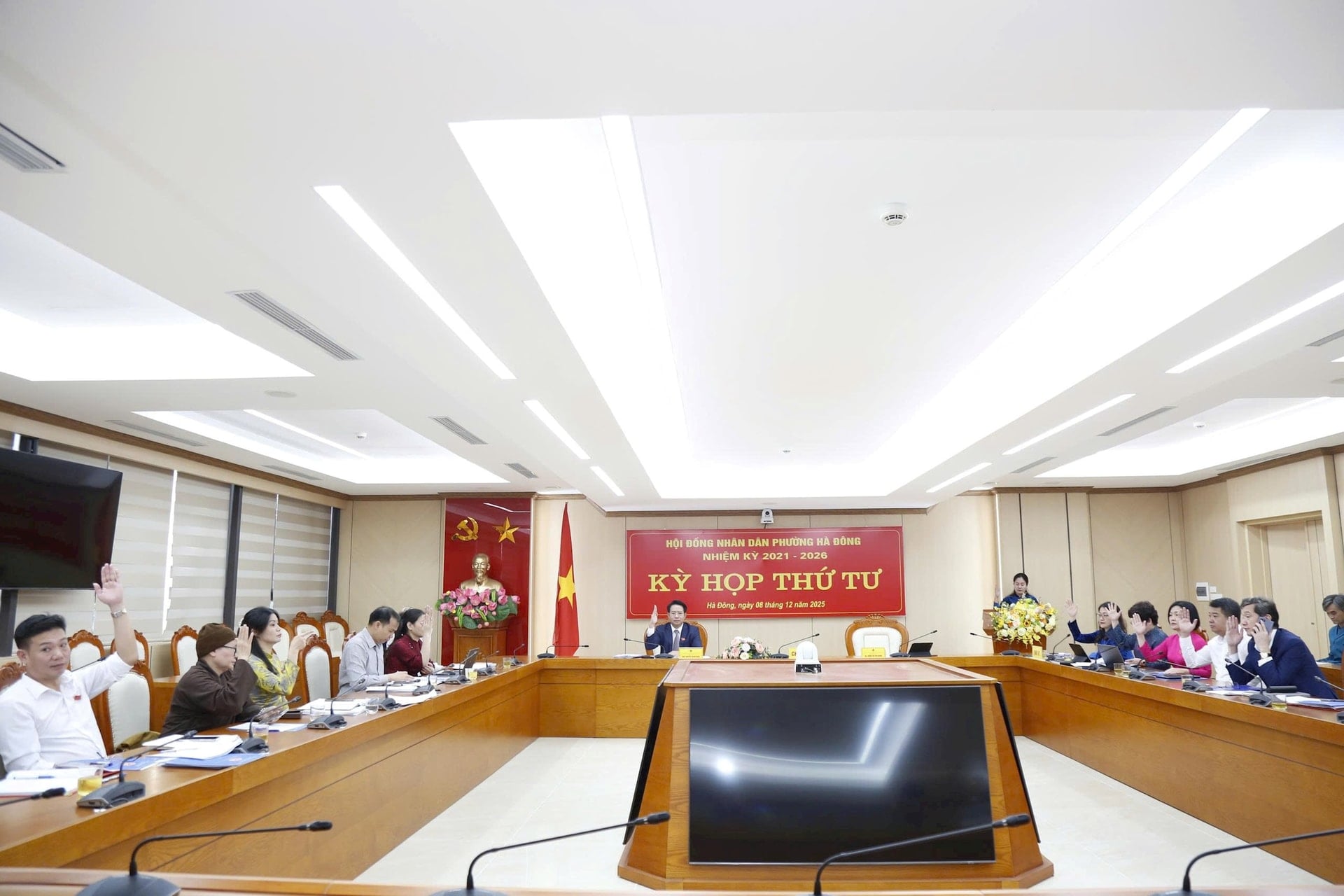 HĐND phường Hà Đông thông qua 5 nghị quyết quan trọng- Ảnh 2.